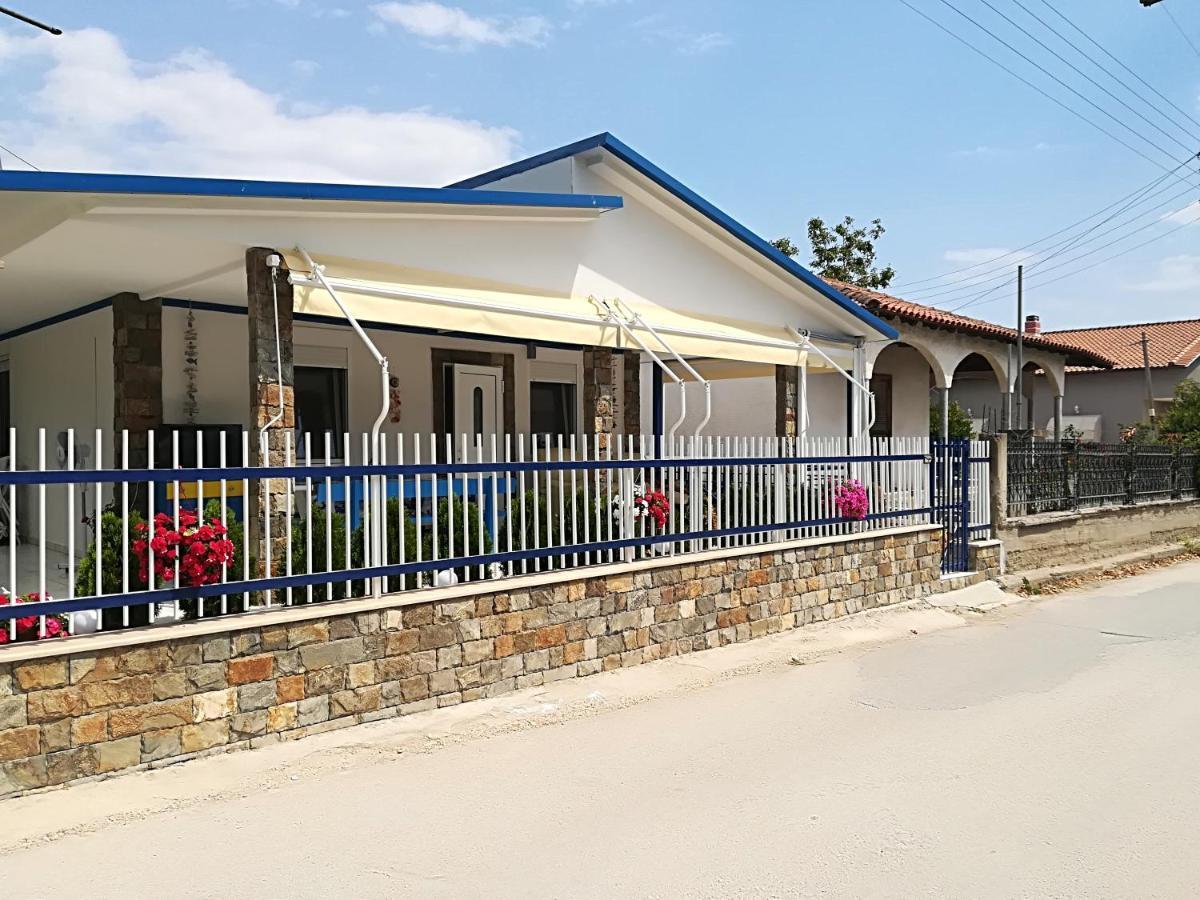 Villa Blue House Nea Kallikrateia Kültér fotó