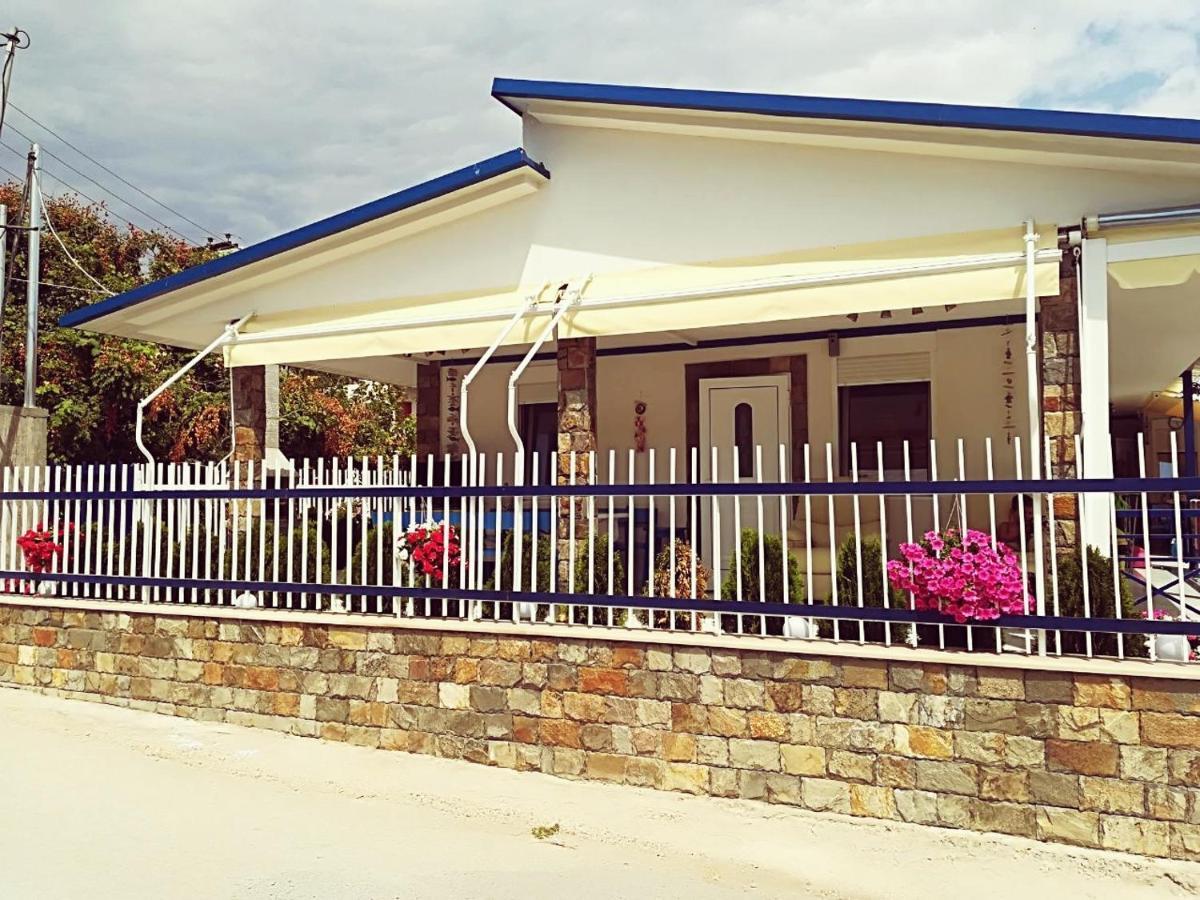 Villa Blue House Nea Kallikrateia Kültér fotó